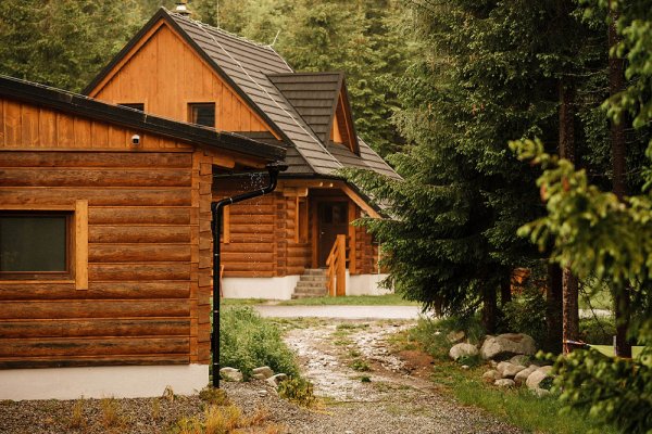 Stylish wooden cottages for 2 or more nights